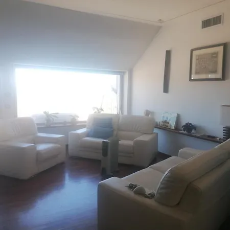 Coros بيت ضيافة