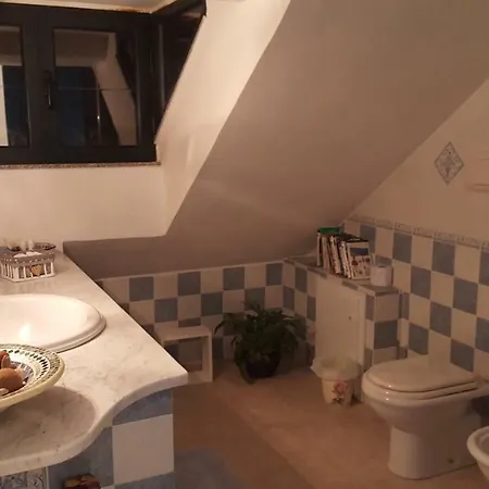 Coros بيت ضيافة نوورو